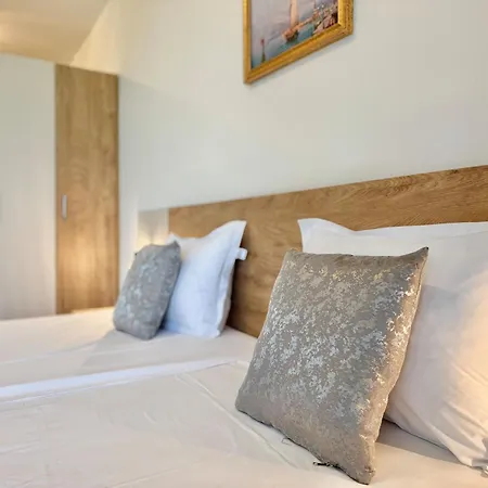 Sea View Allure With Balcony דירה *