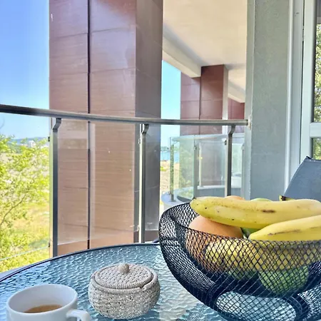 דירה Sea View Allure With Balcony פרימורסקו