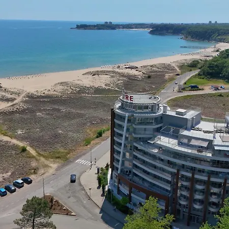 Апартамент Sea View Allure With Balcony Приморско