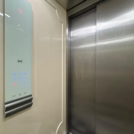 Апартамент Sea View Allure With Balcony Приморско